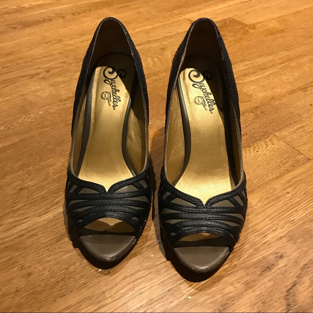 Seychelles Brown Peep Toe Heel